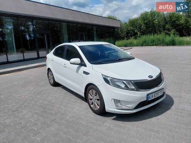 Белый Киа Рио, объемом двигателя 1.59 л и пробегом 181 тыс. км за 6599 $, фото 2 на Automoto.ua
