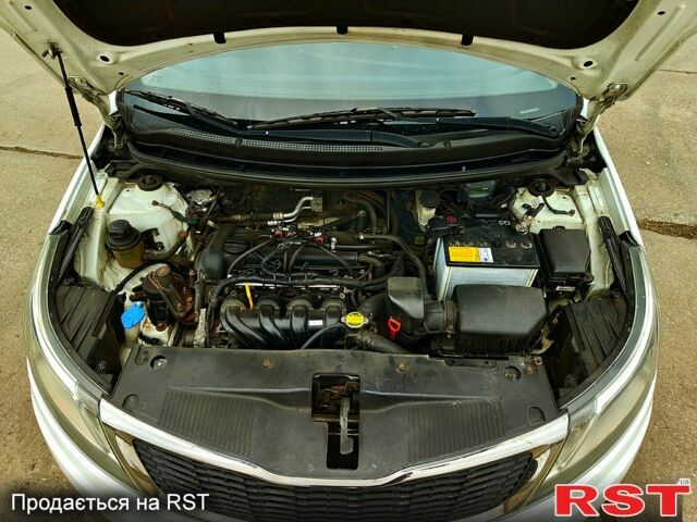 Белый Киа Рио, объемом двигателя 1.4 л и пробегом 155 тыс. км за 8300 $, фото 12 на Automoto.ua
