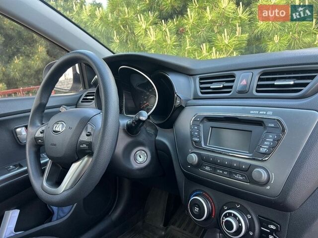 Белый Киа Рио, объемом двигателя 1.4 л и пробегом 140 тыс. км за 8900 $, фото 14 на Automoto.ua