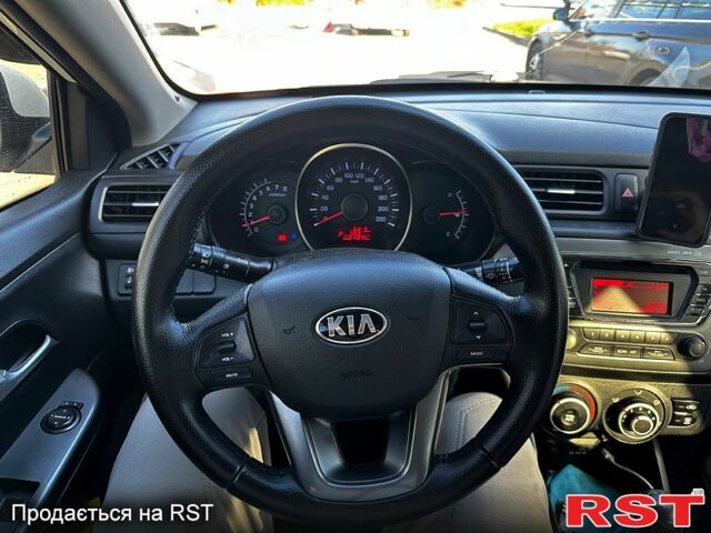 Белый Киа Рио, объемом двигателя 1.4 л и пробегом 214 тыс. км за 8300 $, фото 7 на Automoto.ua