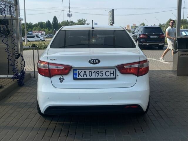 Белый Киа Рио, объемом двигателя 1.4 л и пробегом 255 тыс. км за 7000 $, фото 3 на Automoto.ua