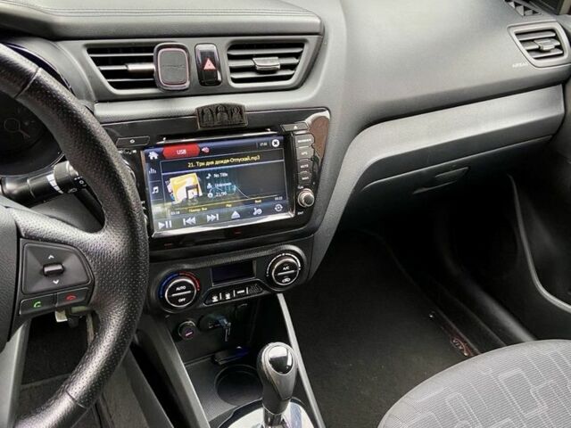 Белый Киа Рио, объемом двигателя 1.6 л и пробегом 98 тыс. км за 8900 $, фото 8 на Automoto.ua