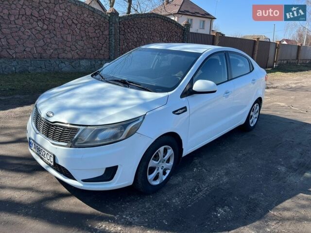 Білий Кіа Ріо, об'ємом двигуна 1.4 л та пробігом 210 тис. км за 5800 $, фото 3 на Automoto.ua