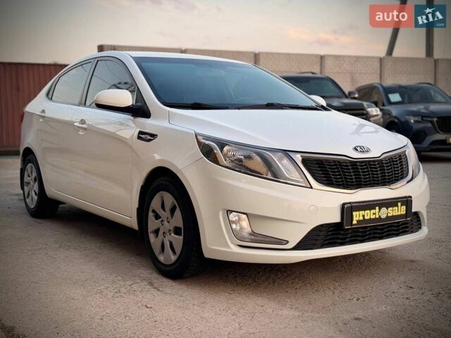 Белый Киа Рио, объемом двигателя 1.4 л и пробегом 73 тыс. км за 7950 $, фото 4 на Automoto.ua