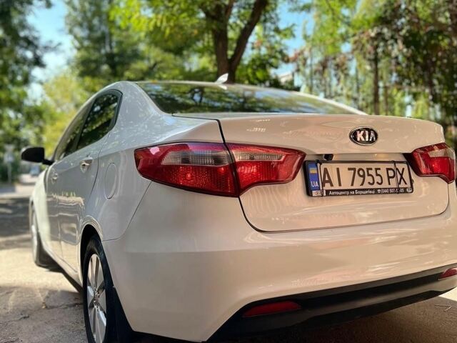 Белый Киа Рио, объемом двигателя 1.4 л и пробегом 218 тыс. км за 7600 $, фото 6 на Automoto.ua