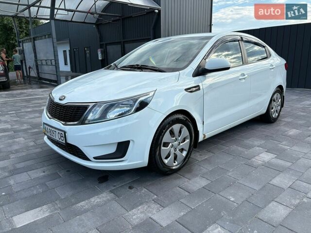 Белый Киа Рио, объемом двигателя 1.4 л и пробегом 157 тыс. км за 6800 $, фото 2 на Automoto.ua