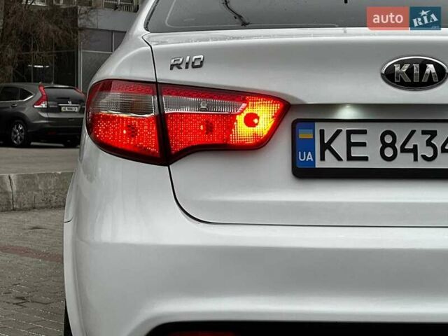 Белый Киа Рио, объемом двигателя 1.4 л и пробегом 125 тыс. км за 8000 $, фото 7 на Automoto.ua
