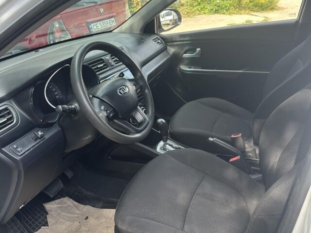 Белый Киа Рио, объемом двигателя 1.4 л и пробегом 270 тыс. км за 7500 $, фото 3 на Automoto.ua