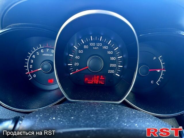 Белый Киа Рио, объемом двигателя 1.4 л и пробегом 214 тыс. км за 8300 $, фото 6 на Automoto.ua