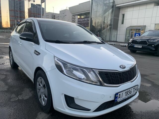 Белый Киа Рио, объемом двигателя 1.4 л и пробегом 87 тыс. км за 8555 $, фото 1 на Automoto.ua
