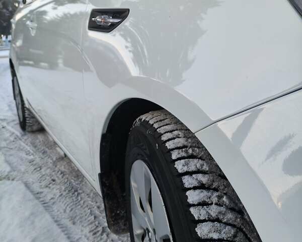 Белый Киа Рио, объемом двигателя 1.4 л и пробегом 144 тыс. км за 7700 $, фото 6 на Automoto.ua