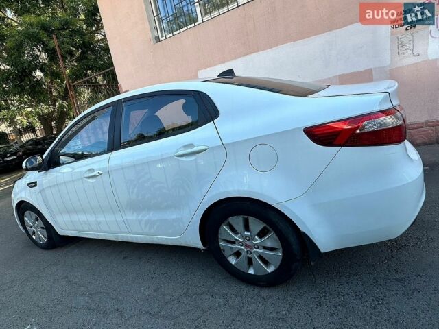Білий Кіа Ріо, об'ємом двигуна 1.4 л та пробігом 214 тис. км за 6600 $, фото 6 на Automoto.ua