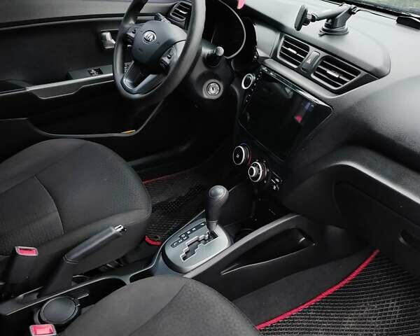 Белый Киа Рио, объемом двигателя 1.4 л и пробегом 91 тыс. км за 8400 $, фото 13 на Automoto.ua