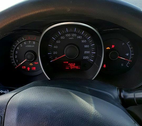 Белый Киа Рио, объемом двигателя 1.4 л и пробегом 58 тыс. км за 5800 $, фото 2 на Automoto.ua