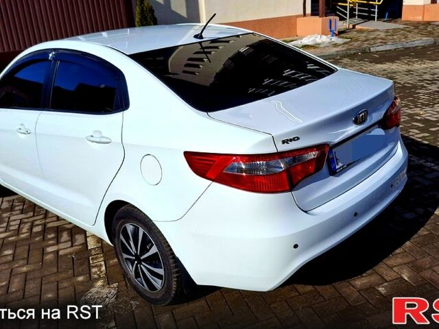 Білий Кіа Ріо, об'ємом двигуна 1.4 л та пробігом 87 тис. км за 8750 $, фото 3 на Automoto.ua