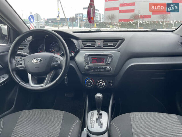 Білий Кіа Ріо, об'ємом двигуна 1.4 л та пробігом 216 тис. км за 7850 $, фото 33 на Automoto.ua