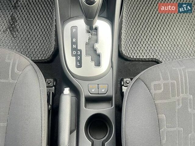 Белый Киа Рио, объемом двигателя 1.4 л и пробегом 125 тыс. км за 8300 $, фото 17 на Automoto.ua