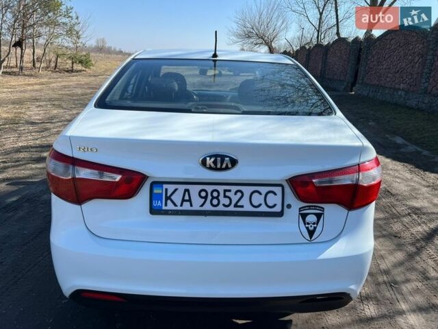 Білий Кіа Ріо, об'ємом двигуна 1.4 л та пробігом 210 тис. км за 5800 $, фото 7 на Automoto.ua