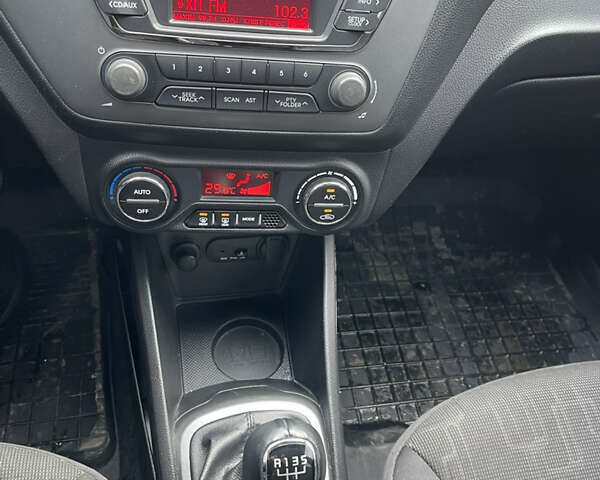 Белый Киа Рио, объемом двигателя 1.6 л и пробегом 148 тыс. км за 7550 $, фото 15 на Automoto.ua