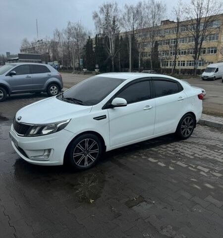 Білий Кіа Ріо, об'ємом двигуна 1.59 л та пробігом 238 тис. км за 6900 $, фото 5 на Automoto.ua