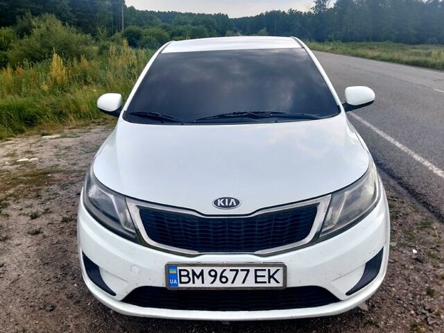 Белый Киа Рио, объемом двигателя 1.4 л и пробегом 254 тыс. км за 5900 $, фото 4 на Automoto.ua