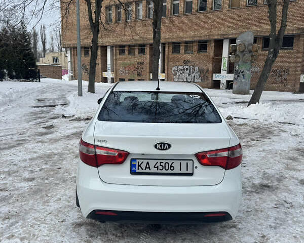 Белый Киа Рио, объемом двигателя 1.4 л и пробегом 178 тыс. км за 7500 $, фото 7 на Automoto.ua