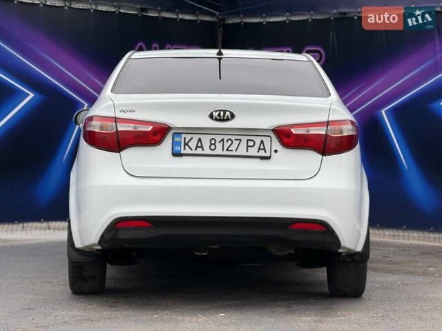 Белый Киа Рио, объемом двигателя 1.4 л и пробегом 190 тыс. км за 7299 $, фото 5 на Automoto.ua