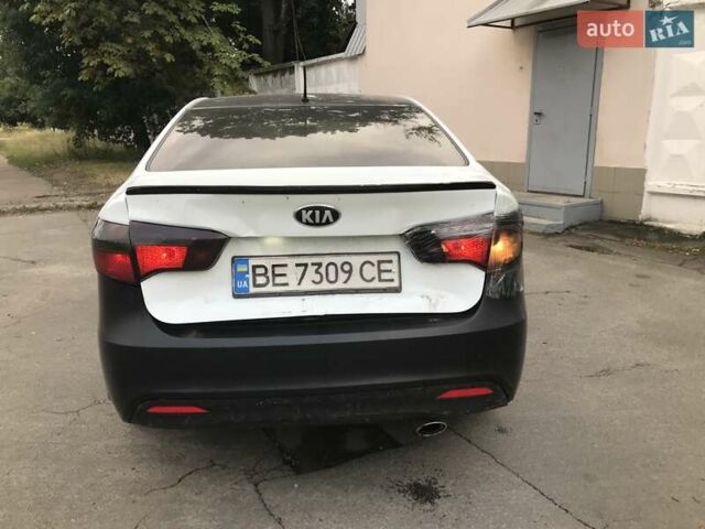 Білий Кіа Ріо, об'ємом двигуна 1.59 л та пробігом 164 тис. км за 5070 $, фото 4 на Automoto.ua