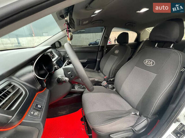 Белый Киа Рио, объемом двигателя 1.4 л и пробегом 246 тыс. км за 6550 $, фото 10 на Automoto.ua