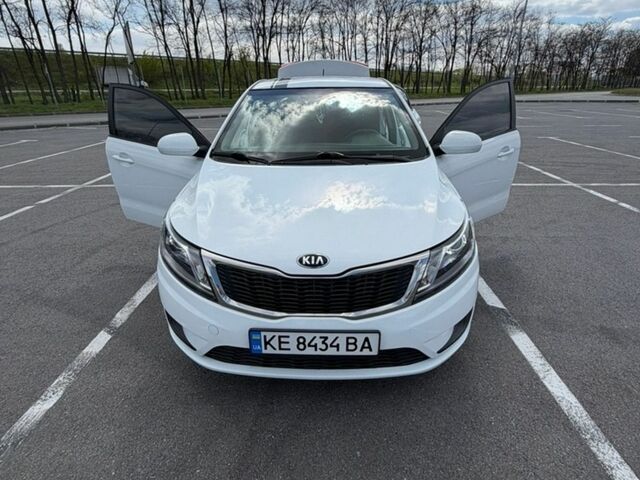 Белый Киа Рио, объемом двигателя 1.4 л и пробегом 125 тыс. км за 6500 $, фото 2 на Automoto.ua