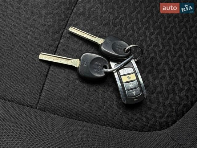 Білий Кіа Ріо, об'ємом двигуна 1.4 л та пробігом 139 тис. км за 8200 $, фото 53 на Automoto.ua