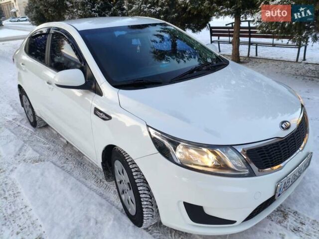 Белый Киа Рио, объемом двигателя 1.4 л и пробегом 144 тыс. км за 7700 $, фото 4 на Automoto.ua