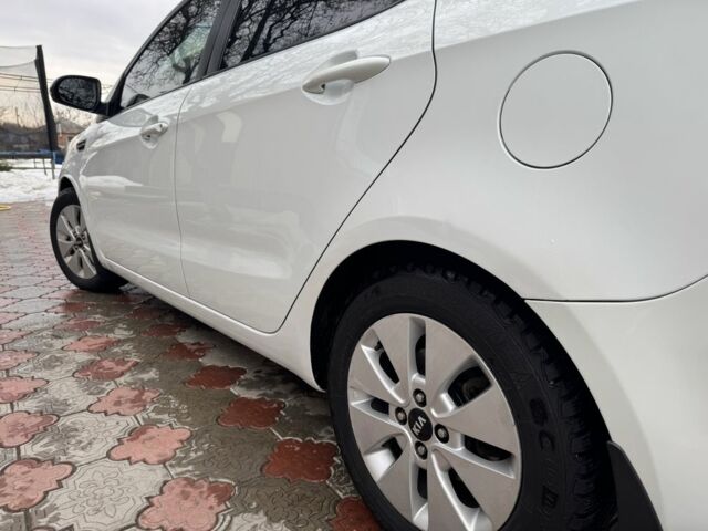 Белый Киа Рио, объемом двигателя 1.6 л и пробегом 173 тыс. км за 7800 $, фото 4 на Automoto.ua
