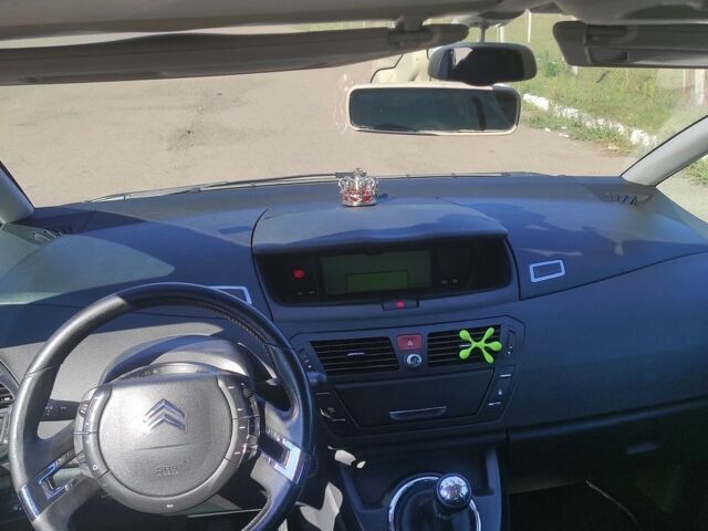 Белый Киа Рио, объемом двигателя 1.4 л и пробегом 220 тыс. км за 7400 $, фото 2 на Automoto.ua
