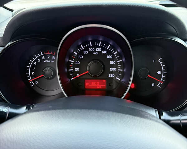 Белый Киа Рио, объемом двигателя 1.4 л и пробегом 211 тыс. км за 6950 $, фото 12 на Automoto.ua