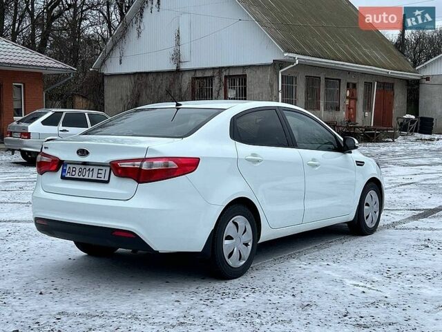 Белый Киа Рио, объемом двигателя 1.4 л и пробегом 125 тыс. км за 8300 $, фото 3 на Automoto.ua
