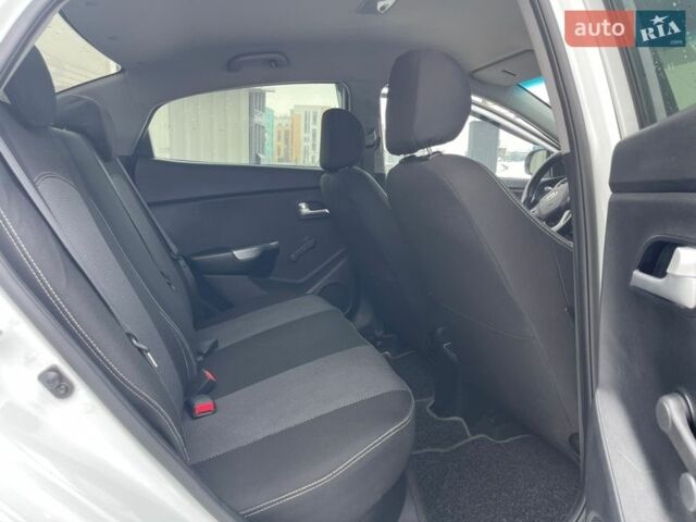 Белый Киа Рио, объемом двигателя 1.4 л и пробегом 216 тыс. км за 7400 $, фото 21 на Automoto.ua