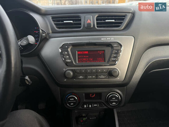 Белый Киа Рио, объемом двигателя 1.6 л и пробегом 148 тыс. км за 7800 $, фото 25 на Automoto.ua