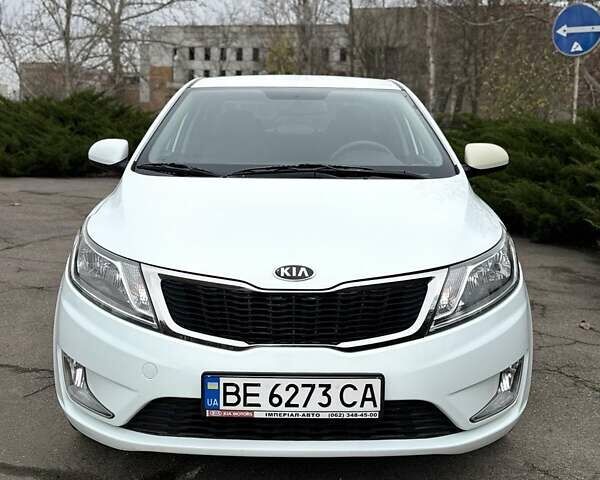 Белый Киа Рио, объемом двигателя 1.4 л и пробегом 140 тыс. км за 7800 $, фото 5 на Automoto.ua