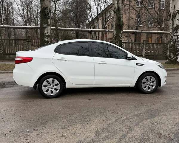 Белый Киа Рио, объемом двигателя 1.4 л и пробегом 189 тыс. км за 7350 $, фото 5 на Automoto.ua