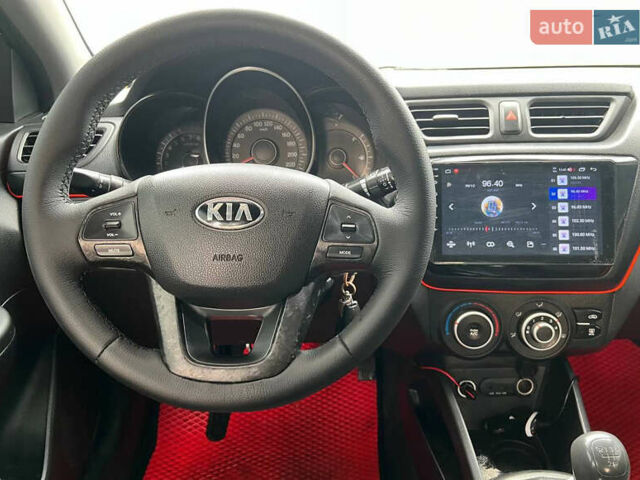 Белый Киа Рио, объемом двигателя 1.4 л и пробегом 246 тыс. км за 6550 $, фото 12 на Automoto.ua