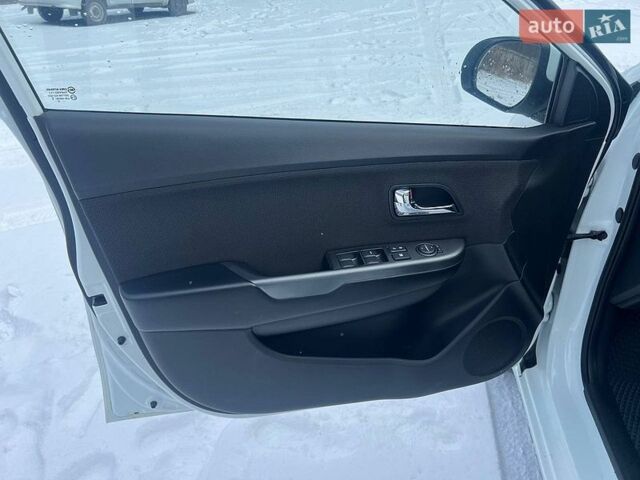 Белый Киа Рио, объемом двигателя 1.4 л и пробегом 125 тыс. км за 8300 $, фото 30 на Automoto.ua