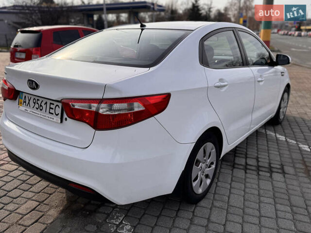 Белый Киа Рио, объемом двигателя 1.4 л и пробегом 169 тыс. км за 6500 $, фото 7 на Automoto.ua
