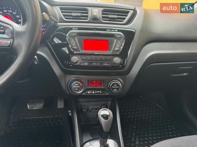 Белый Киа Рио, объемом двигателя 1.6 л и пробегом 173 тыс. км за 7800 $, фото 10 на Automoto.ua