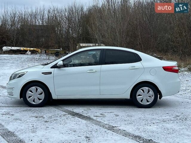 Белый Киа Рио, объемом двигателя 1.4 л и пробегом 125 тыс. км за 8300 $, фото 8 на Automoto.ua