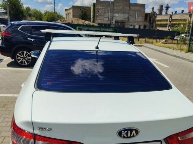 Белый Киа Рио, объемом двигателя 1.59 л и пробегом 130 тыс. км за 7400 $, фото 16 на Automoto.ua