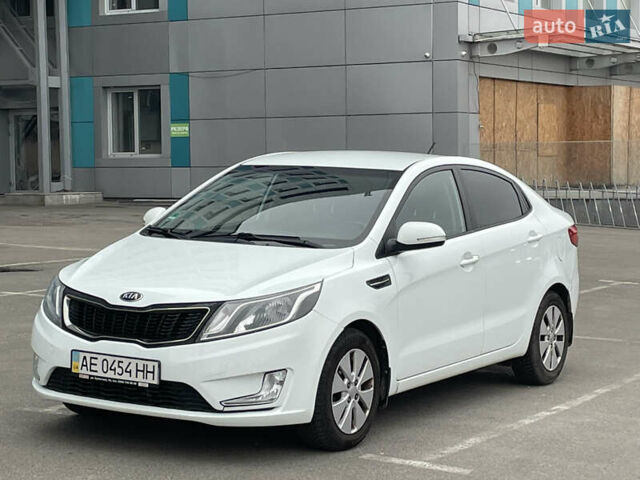 Білий Кіа Ріо, об'ємом двигуна 1.6 л та пробігом 125 тис. км за 8200 $, фото 2 на Automoto.ua