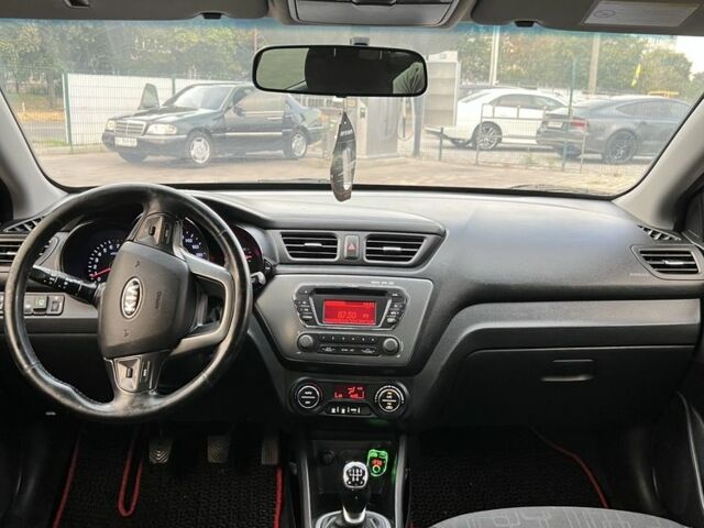 Белый Киа Рио, объемом двигателя 1.6 л и пробегом 243 тыс. км за 5735 $, фото 8 на Automoto.ua
