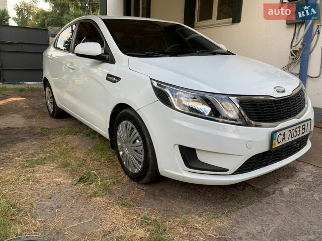 Белый Киа Рио, объемом двигателя 1.4 л и пробегом 195 тыс. км за 7500 $, фото 4 на Automoto.ua