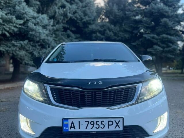 Белый Киа Рио, объемом двигателя 1.4 л и пробегом 220 тыс. км за 7400 $, фото 9 на Automoto.ua